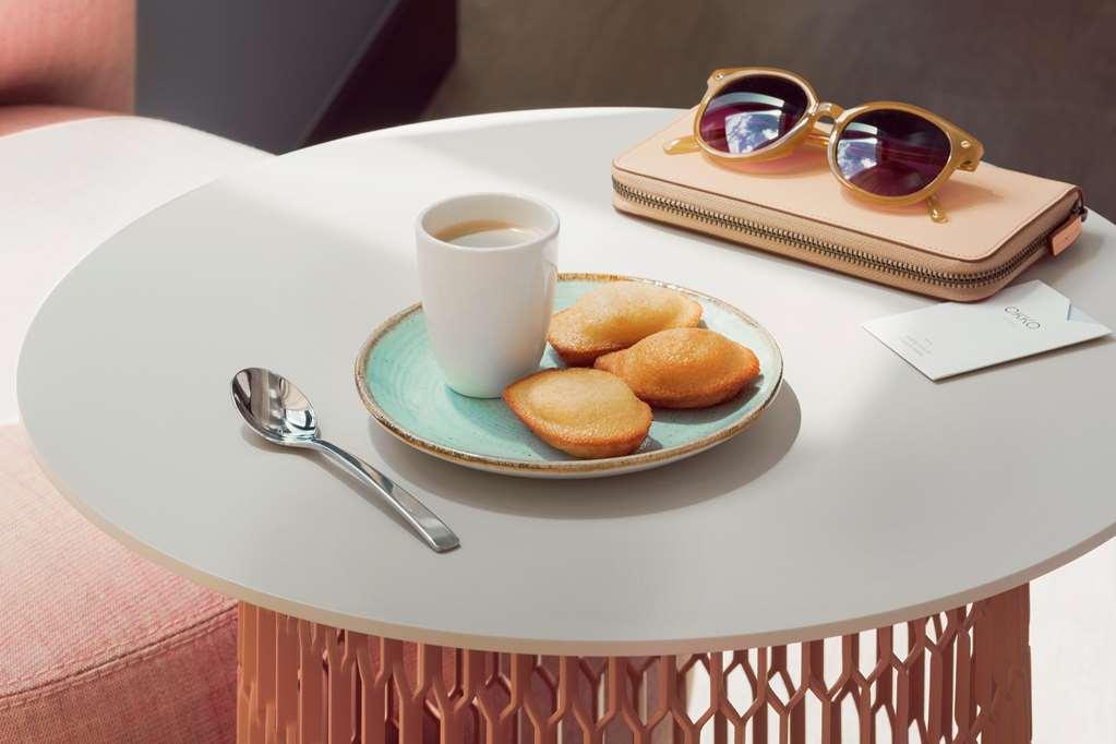 Okko Hotels Paris La Defense Nanterre Restoran gambar